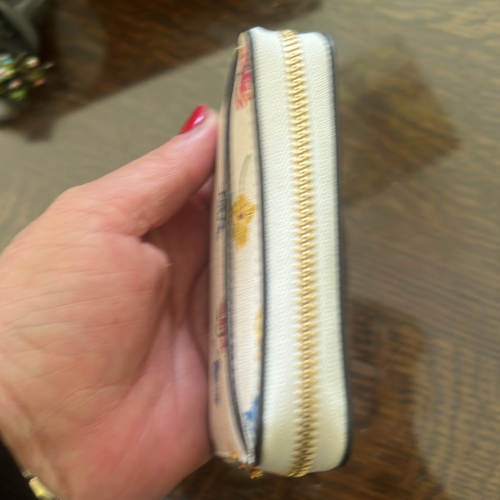 β οΈ Kate Spade Morgan π Tulip πToss Wallet Zip Around Single Rear Slot π - Picture 3 of 4